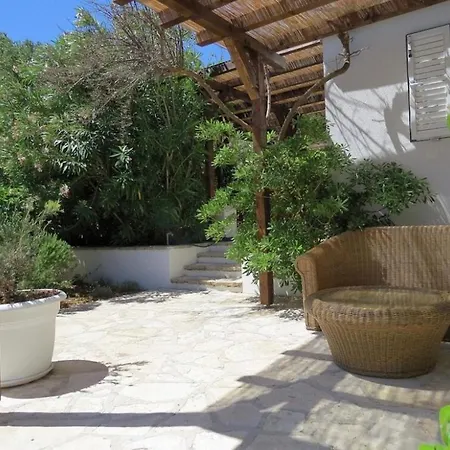 Villa House Vela *